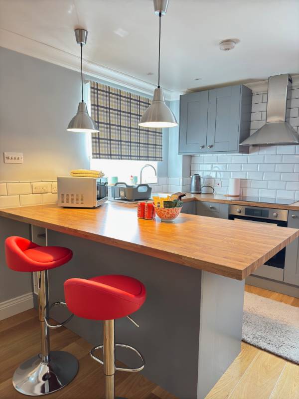 BnB Photographer — service in Mileage Central Point of London Plaque, King Charles I Island, Westminster, Covent Garden, City of Westminster, Greater London, England, WC2N 5DX, United Kingdom | Bleisure