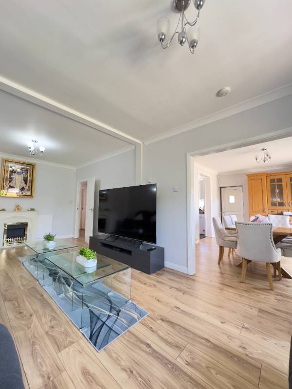 Starling House – 3BR London Home Near Heathrow — stay in Borough of Spelthorne, United Kingdom | Bleisure