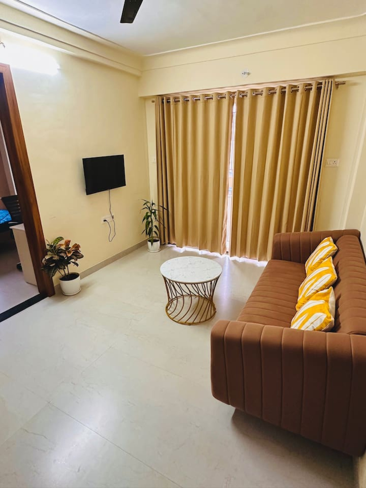 Owl's Retreat: 2BHK Modern AC Flat in Wakad, Pune — stay in Wakad, India | Bleisure