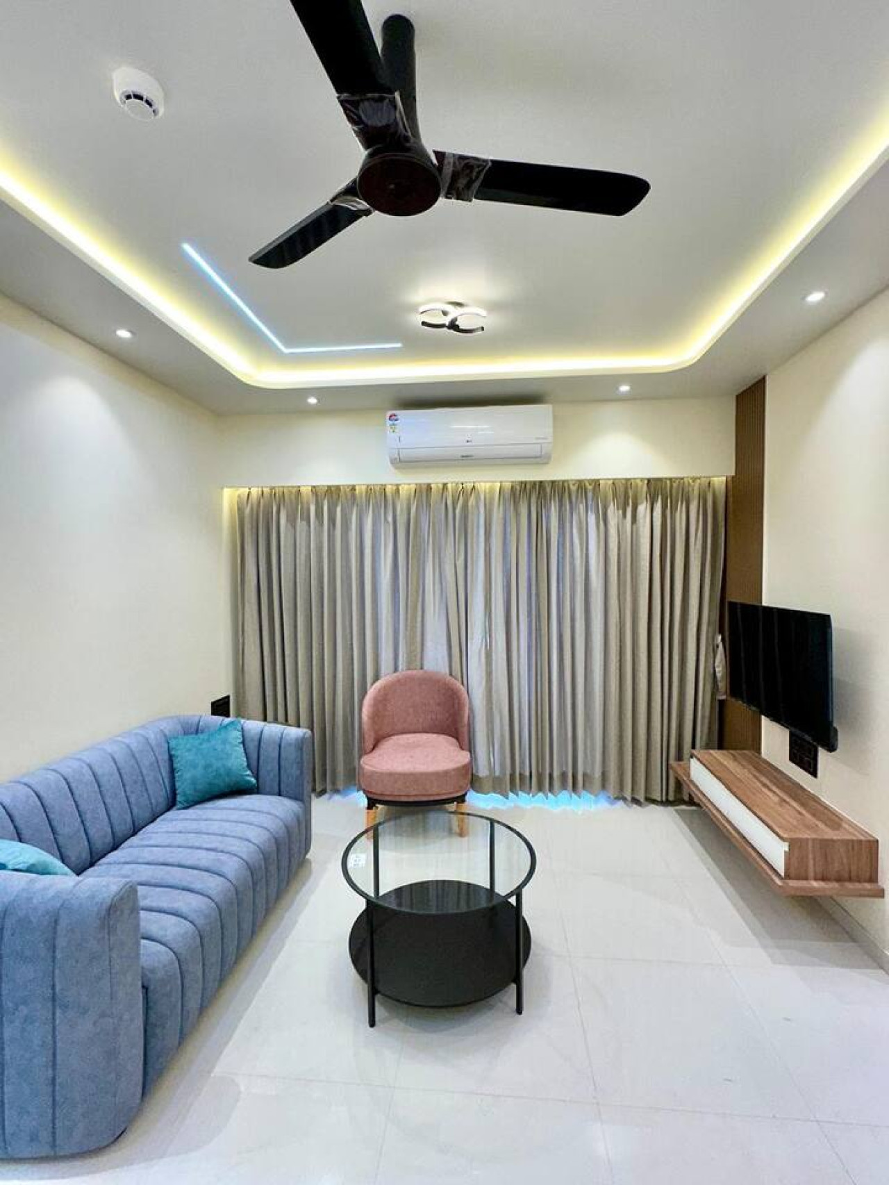 Peacock Palace: 2BHK Modern AC Flat on Baner Road — stay in Pune, India | Bleisure
