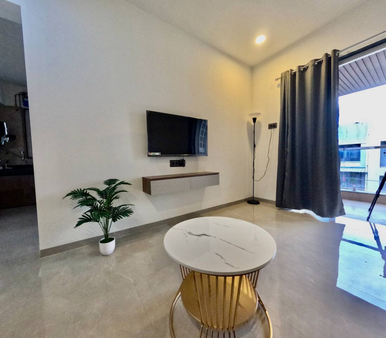 Finch Hideaway: 2BHK AC Flat in Pimple Nilakh — stay in Pimpri-Chinchwad, India | Bleisure